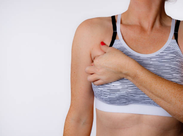  Pockets of excess fat that show above your armpit